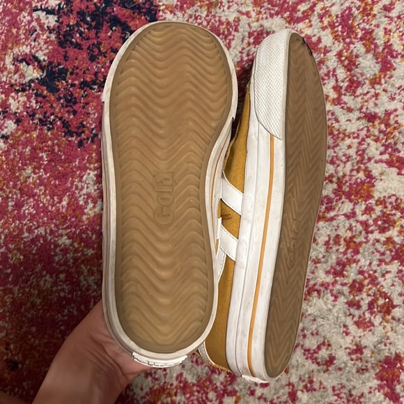 Gola sneakers// mustard color// US 8 (Euro 39)/ GUC - Picture 5 of 6